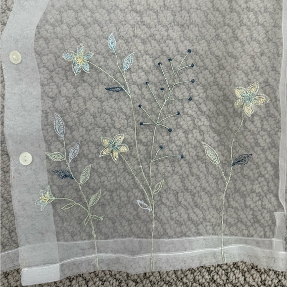 Sheer embroidered top - Picture 3 of 5